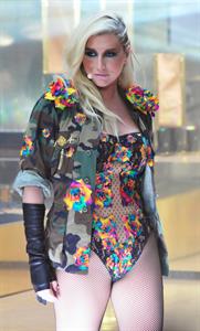Kesha Performs on the Today Show in New York City (November 20, 2012) 