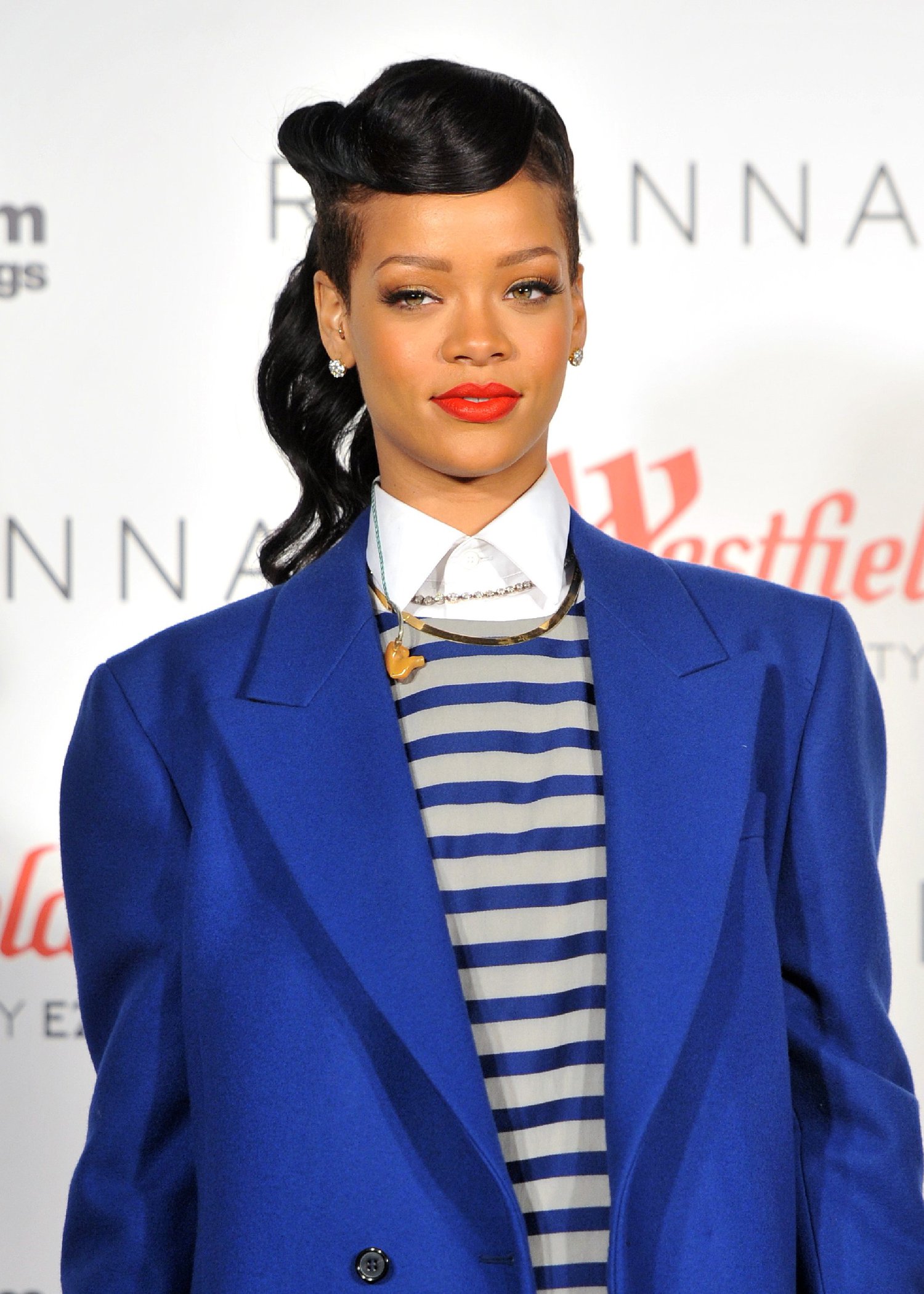 Rihanna Westfield Stratford Lights London Switch On (November 19, 2012) 