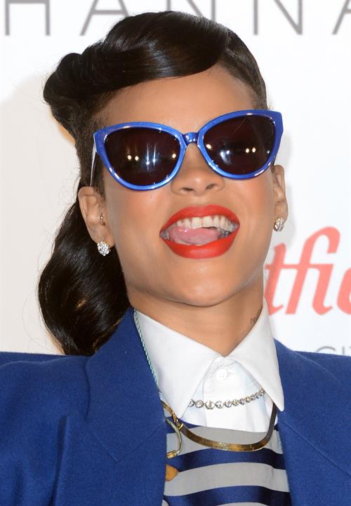 Rihanna Westfield Stratford Lights London Switch On (November 19, 2012) 