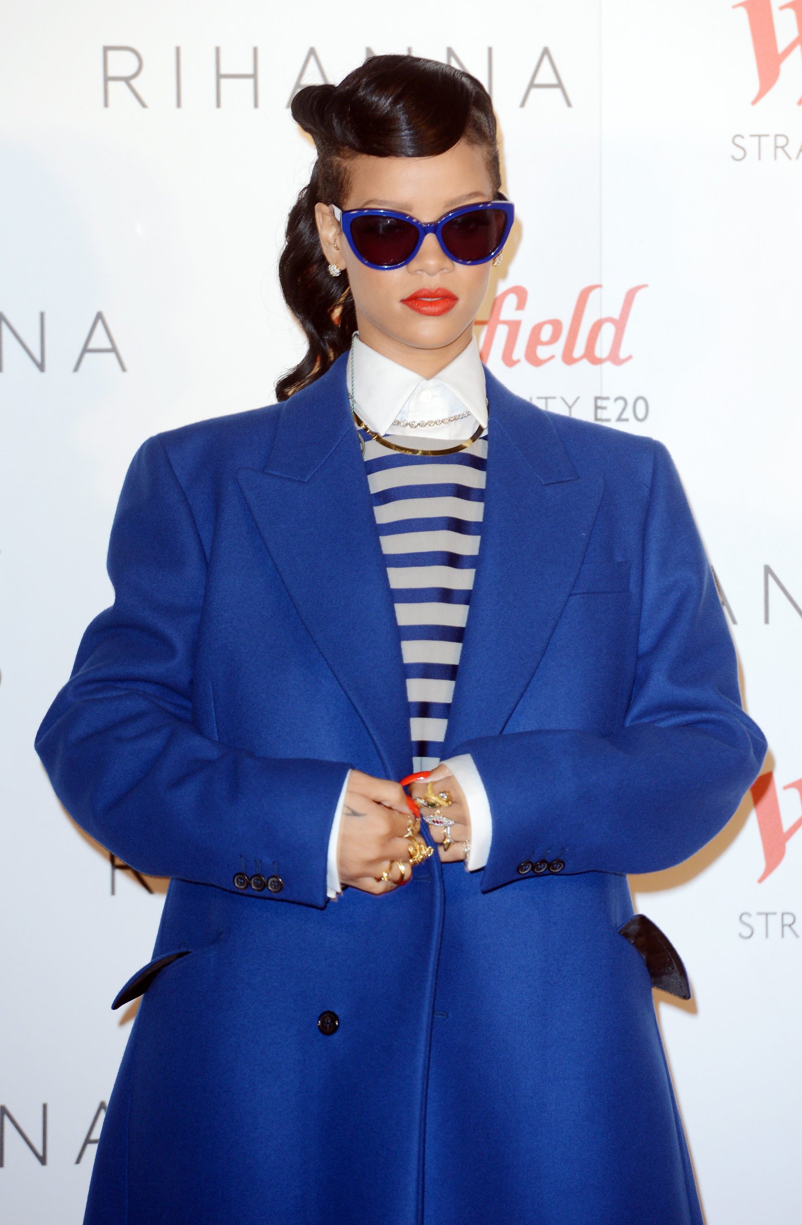 Rihanna Westfield Stratford Lights London Switch On (November 19, 2012) 