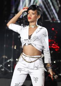 Rihanna Performing during 777 Tour in London, England (November 19, 2012) 