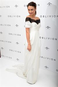Olga Kurylenko  Oblivion  UK Premiere -- London, Apr. 4, 2013 