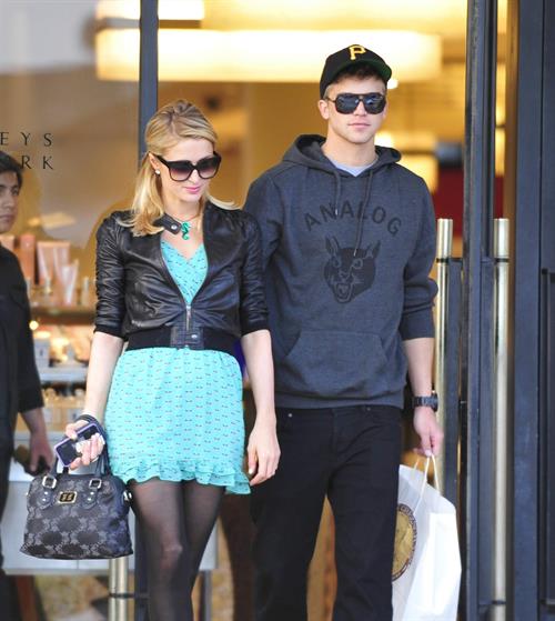 Paris Hilton Pictures Paris Hilton and River Viiperi at Barneys doing some shopping in Beverly Hills