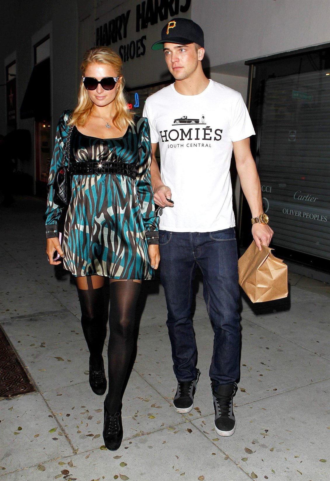 Paris Hilton Stops by Il Pastaio in Beverly Hills March 4, 2013 