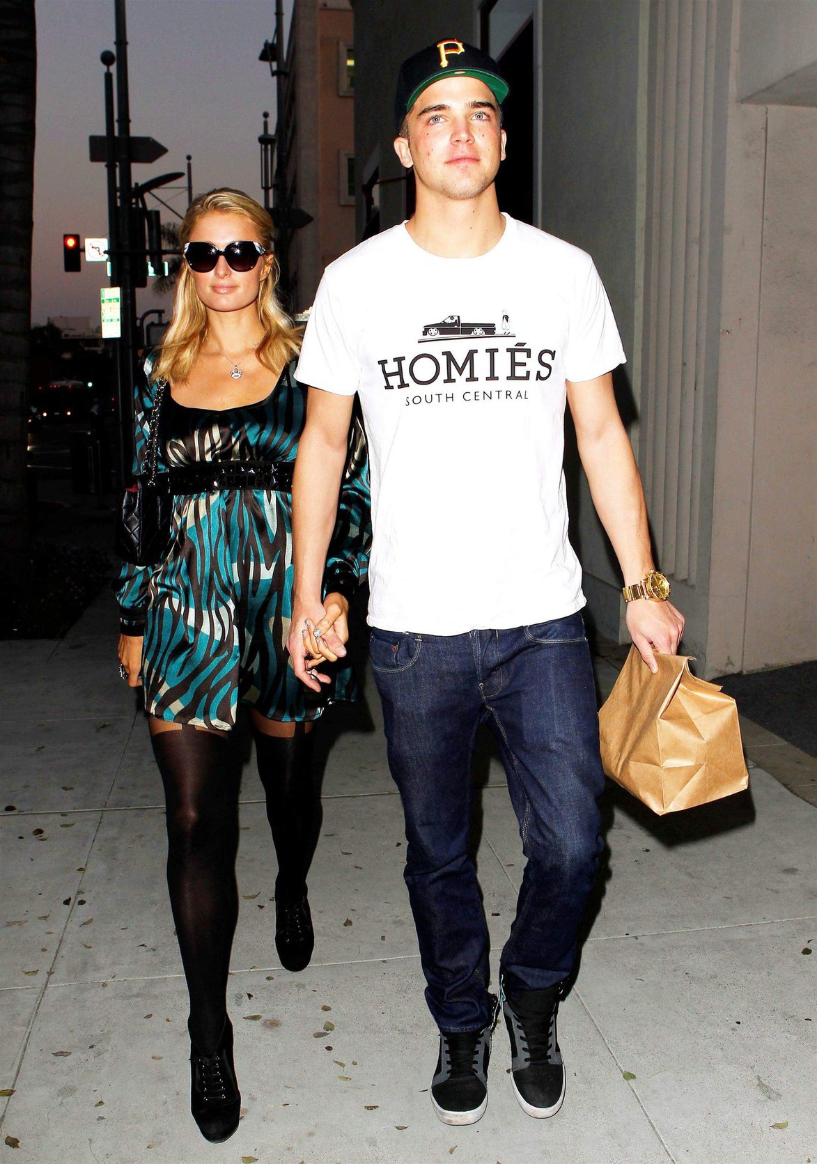 Paris Hilton Stops by Il Pastaio in Beverly Hills March 4, 2013 