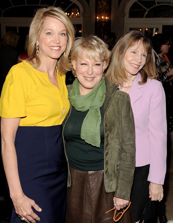 Paula Zahn 26th Annual Power Lunch For Women (November 16, 2012) 