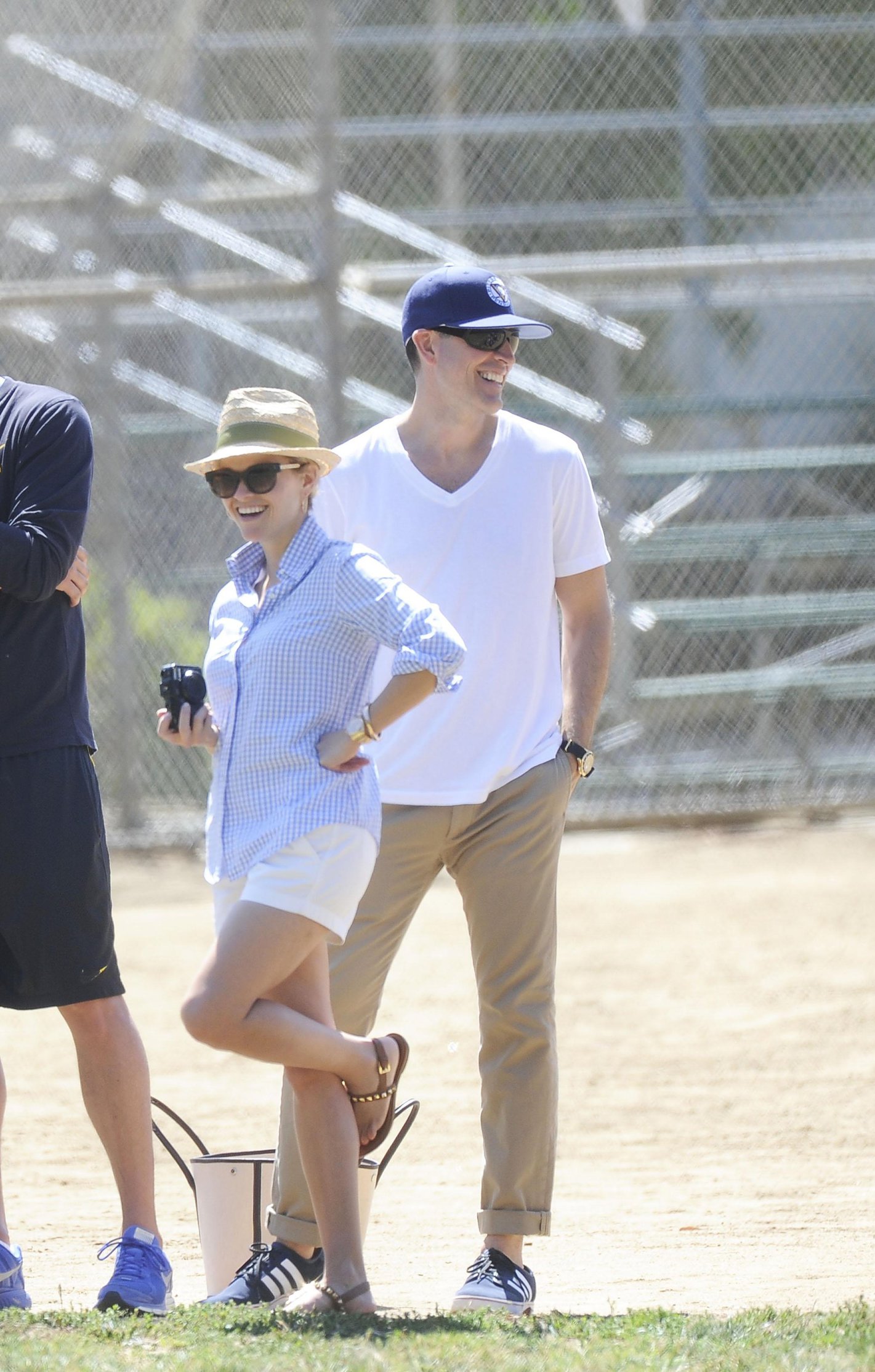 Reese Witherspoon Plays football with husband in Los Angeles (May 11, 2013) 