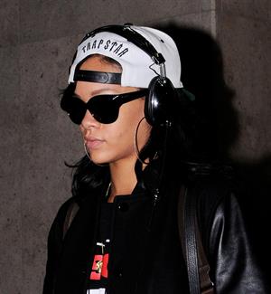 Rihanna Arrives back in Los Angeles after a flight form New York City June 3, 2012