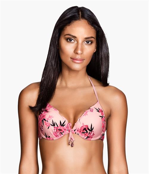 Emanuela de Paula in a bikini