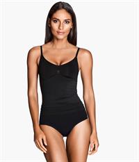 Emanuela de Paula in lingerie