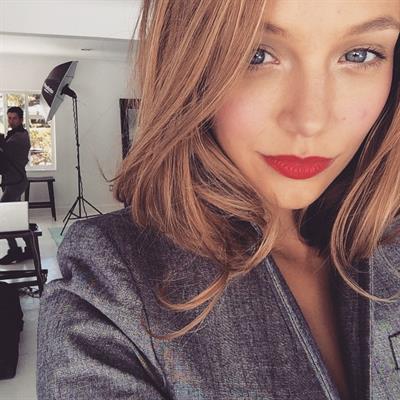 Julianna Sharkey taking a selfie