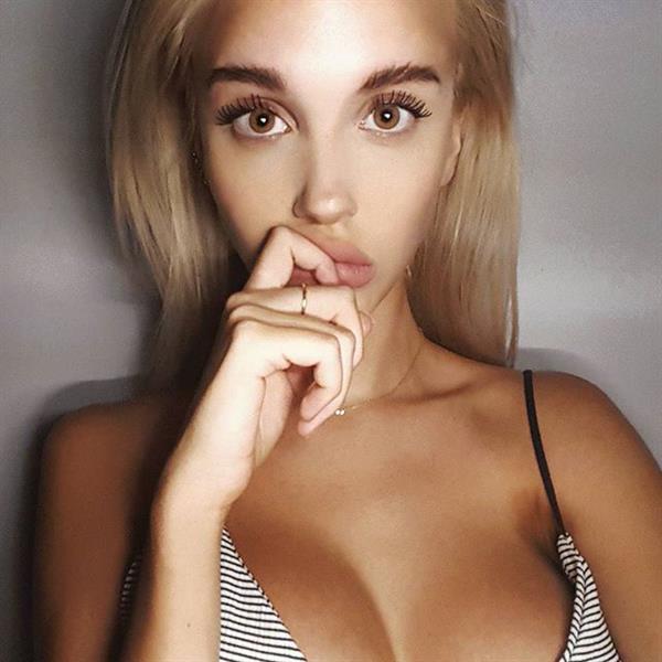 Maria Domark taking a selfie