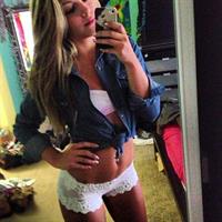 Lauren Mariee taking a selfie