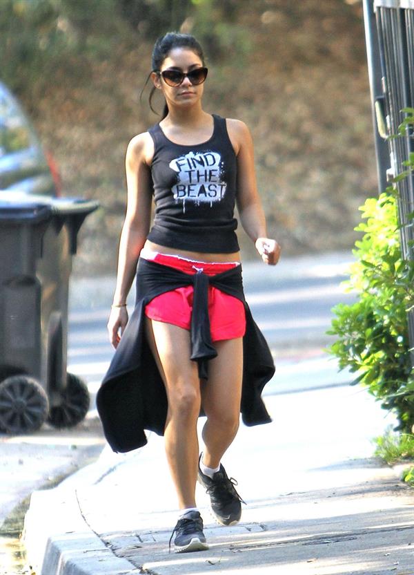 Vanessa Hudgens out and about in Studio City 10/29/12 Gal Number : 20121109182701775e-20
