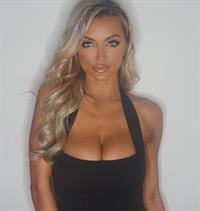 Lindsey Pelas
