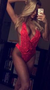 Lindsey Pelas in lingerie taking a selfie