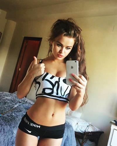 Rosie Mac taking a selfie