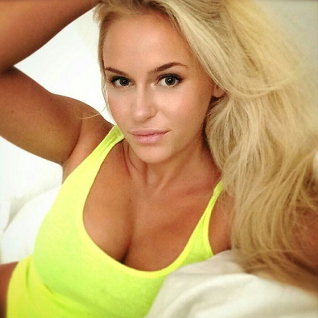 Anna Nyström taking a selfie