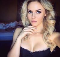 Anna Nyström taking a selfie