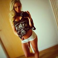 Anna Nyström taking a selfie