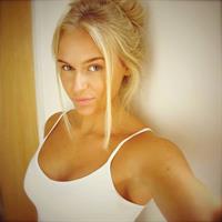 Anna Nyström taking a selfie