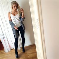 Anna Nyström taking a selfie