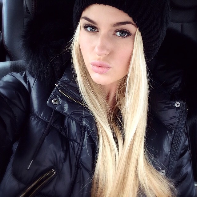 Anna Nyström taking a selfie