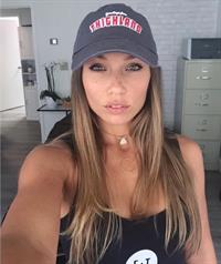 Nicole Mejia taking a selfie