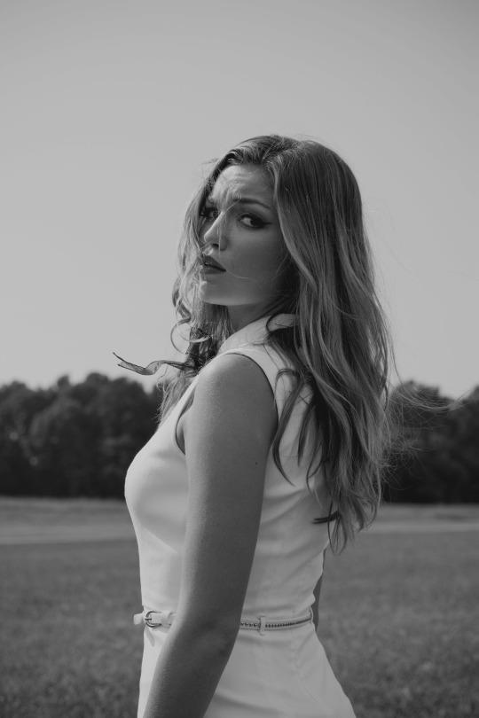 Lili Simmons