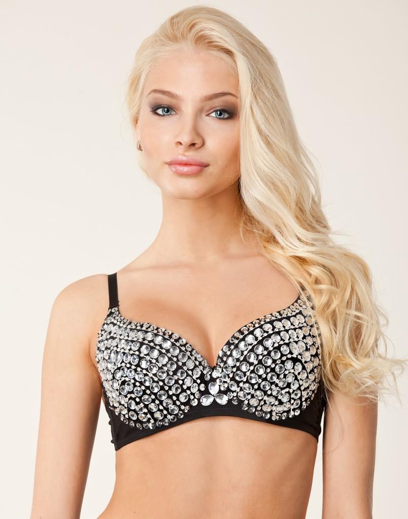 Aljona Shiskova in lingerie