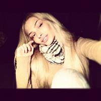 Aljona Shiskova taking a selfie