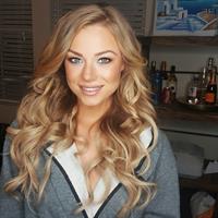 Nikki Leigh taking a selfie