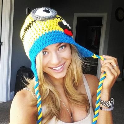 Nikki Leigh taking a selfie