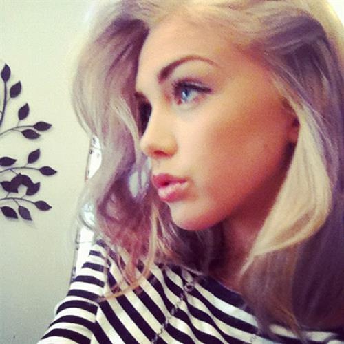 Taylor Godfrey taking a selfie