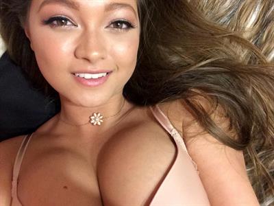 Chelsie Aryn Miller taking a selfie