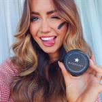 Pia Muehlenbeck taking a selfie