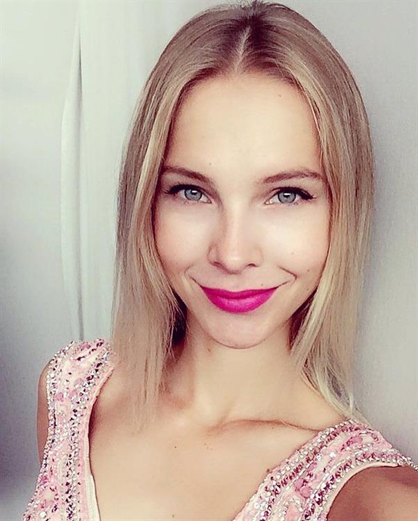 Tereza Jelinkova taking a selfie