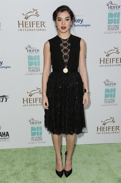 Hailee Steinfeld 3rd Annual Beyond Hunger: A Place At The Table Gala August 22, 2014