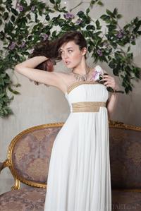 Ulia Shows Hairy Pussy