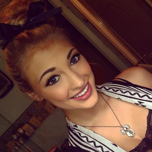 Anna Faith Carlson taking a selfie