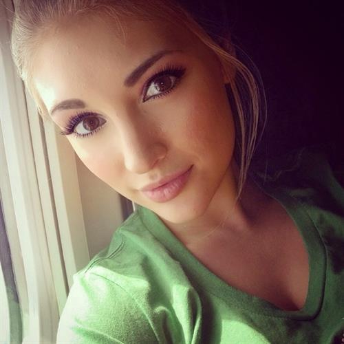 Anna Faith Carlson taking a selfie