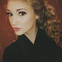 Anna Faith Carlson taking a selfie