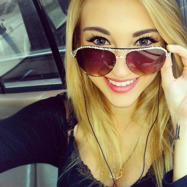 Anna Faith Carlson taking a selfie