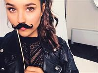 Rhiannon Fish taking a selfie