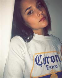 Rhiannon Fish taking a selfie