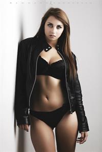 Nikita Klæstrup in lingerie