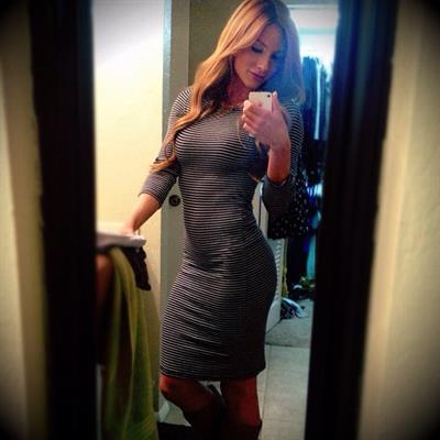 Paige Hathaway taking a selfie