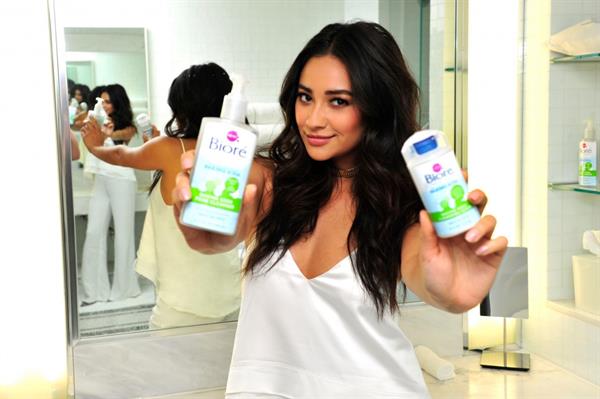 Shay Mitchell