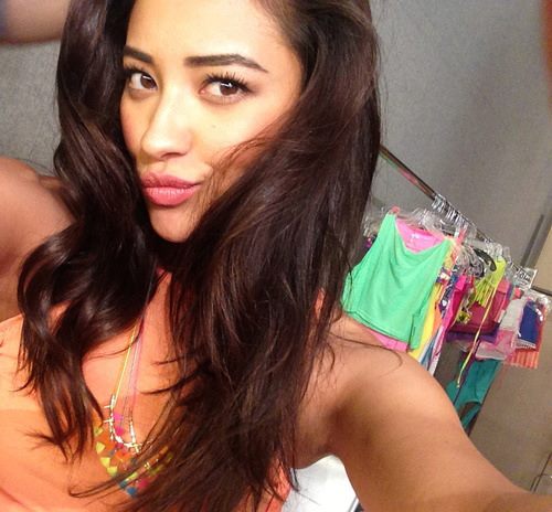 Shay Mitchell taking a selfie