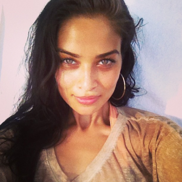 Shanina Shaik taking a selfie